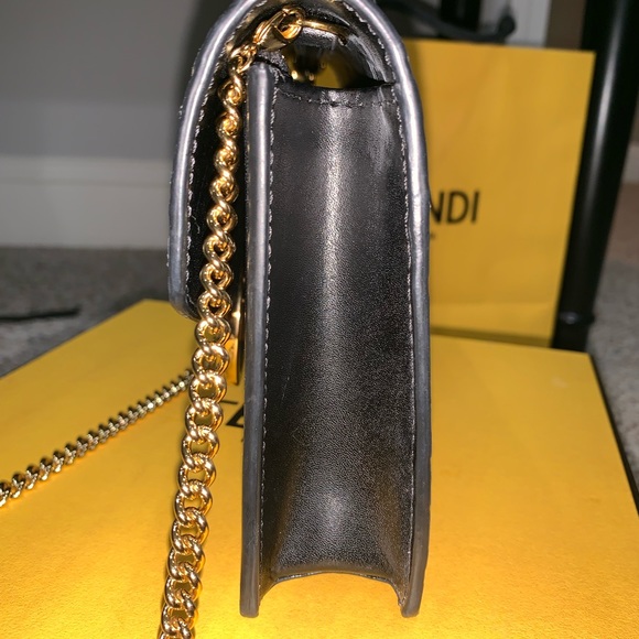 Fendi Wallet on Chain - Picture 3 of 8